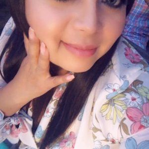 Meet your Posher, Adela